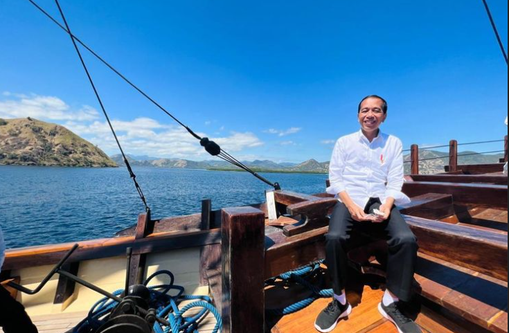 Jokowi Targetkan Labuan Bajo NTT Dikunjungi 1 Juta Turis